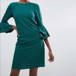 Traffic People Green Shift Dress w Ruffle Sleeves